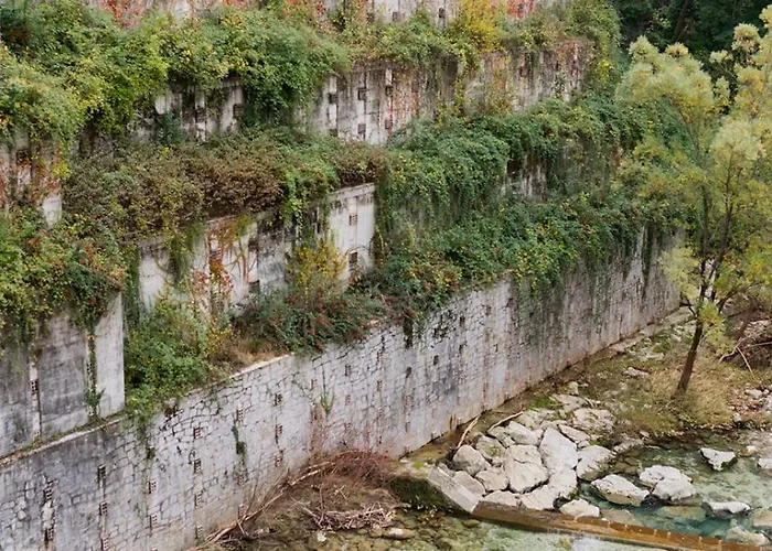 Hébergement de vacances Torlanoholidayhome It - 4 Bedrooms In The Countryside - Sauna, Wine, Swim In The Creek *