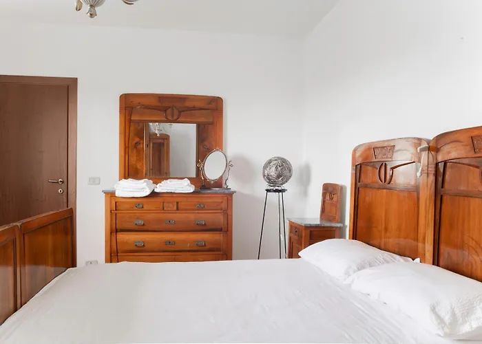 Hébergement de vacances Torlanoholidayhome It - 4 Bedrooms In The Countryside - Sauna, Wine, Swim In The Creek